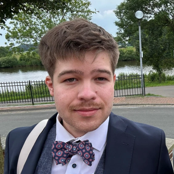 Portrait Bild von Nils Scheefe